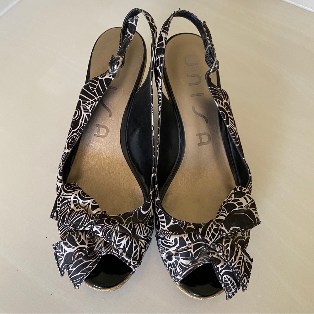 Unisa W9 Wedge Sandal Black White Peep Toe